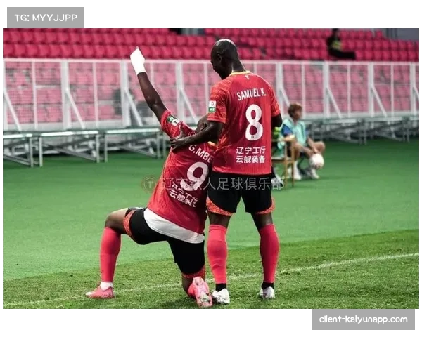 肯帕努断球造红牌 铜梁龙前锋防守压迫奏效